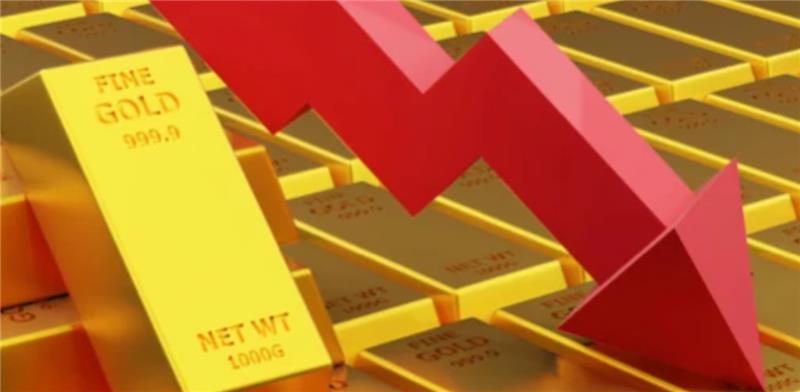 Gold Struggles Below $3,300 as Fed Rate Cut Hopes Dim Ahead of FOMC Minutes